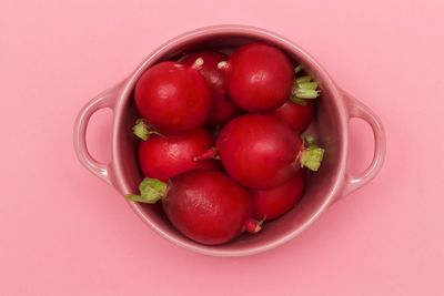 Close-up of strawberries in bowl