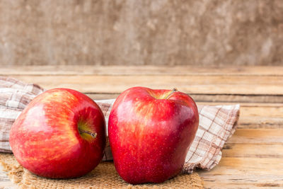 Close-up of apples on table