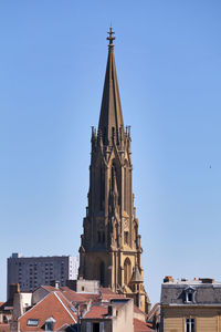 The temple of garnison is a building of worship located on the square of luxembourg in metz.