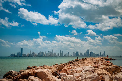 Panoramic view of sea and buildings against sky terrabomba cartagena