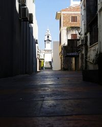 Narrow alley in city