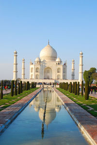 Taj mahal , a famous historical monument, the greatest white marble tomb in india