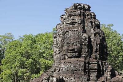 Stone sculpture against sky