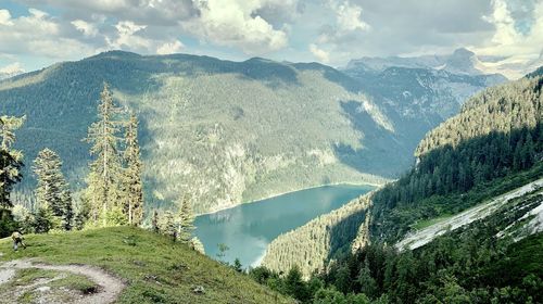 Panoramic view of lake and mountains against sky