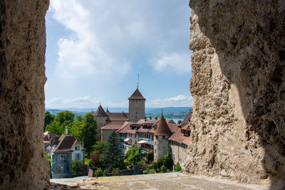 View of old ruins against sky