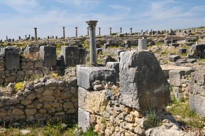 Old ruin building against sky