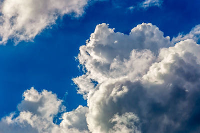 Low angle view of cloudy sky