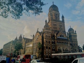 Panoramic view of buildings against sky in city