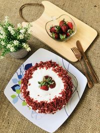 The beautiful red velvet cake 