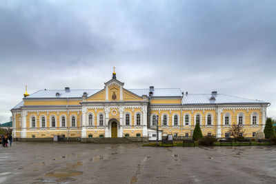 Alexander nevsky trapeza church in saint seraphim-diveyevo monastery, russia