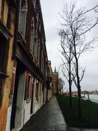 Narrow walkway along buildings