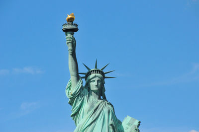 Photo of the statue of liberty in new york, usa