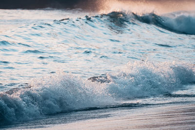 Waves splashing in sea