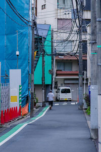 Scenery of an alley with light trucks in akasaka 7-chome