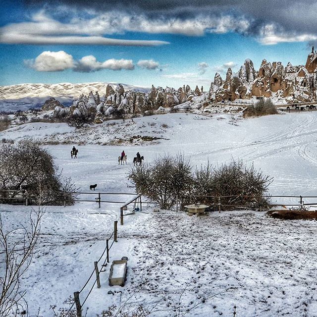 snow, cold temperature, winter, mountain, sky, tranquil scene, tranquility, scenics, beauty in nature, nature, cloud - sky, landscape, beach, mountain range, weather, cloud, season, water, non-urban scene, day