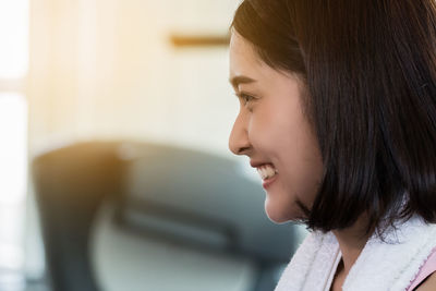 Portrait of a smiling young woman