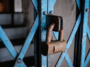 Close-up of rusty padlock