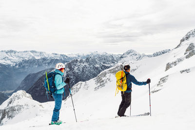 People skiing