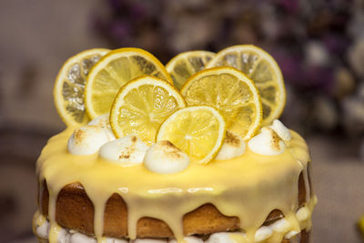Close-up of cake garnish with lemon slices