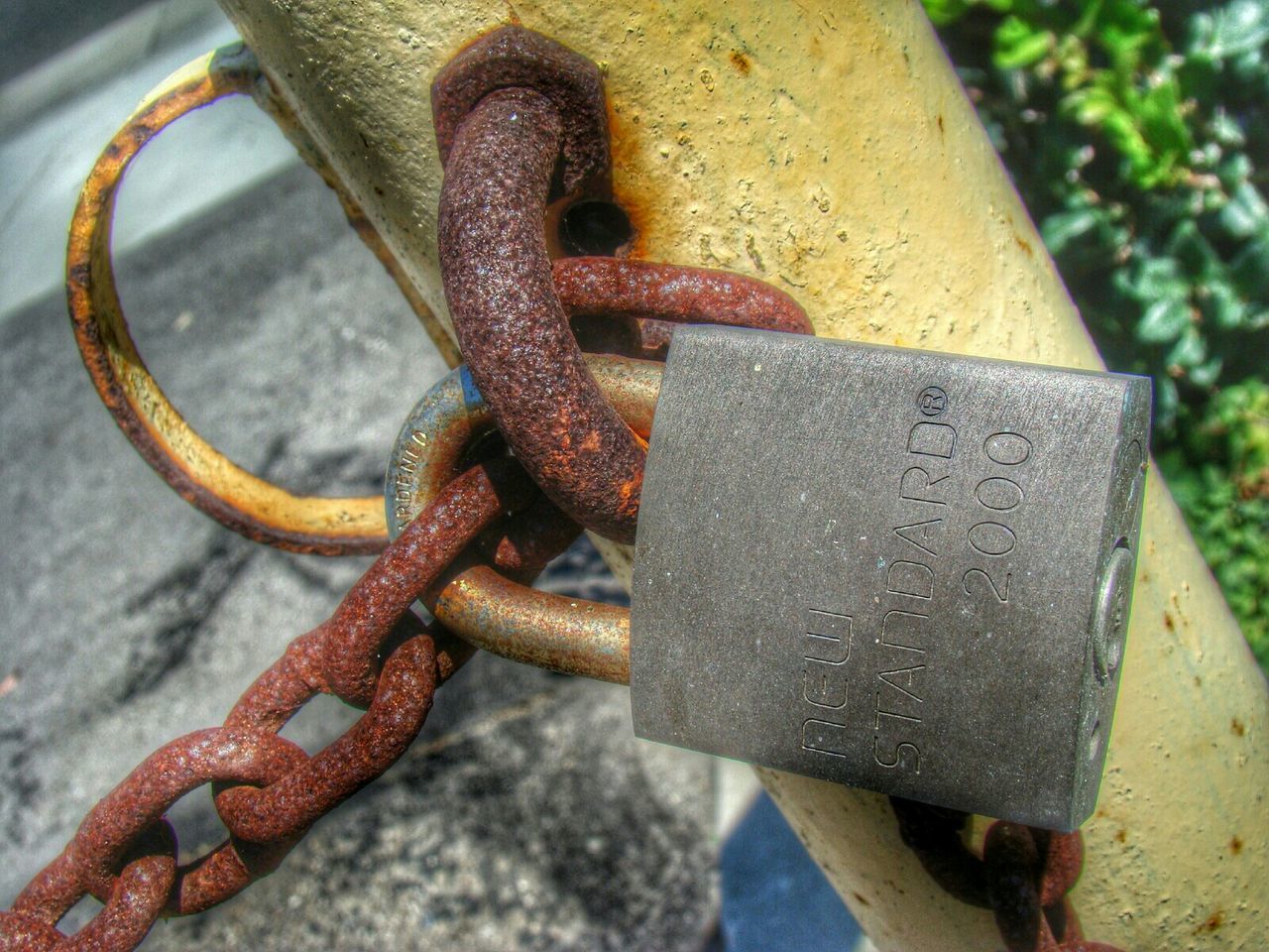 metal, rusty, close-up, metallic, chain, old, focus on foreground, safety, security, protection, strength, deterioration, padlock, weathered, damaged, run-down, obsolete, day, connection, part of