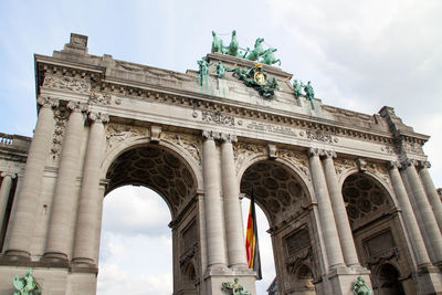 The triumphal arch or arc de triomphe in brussels, belgium
