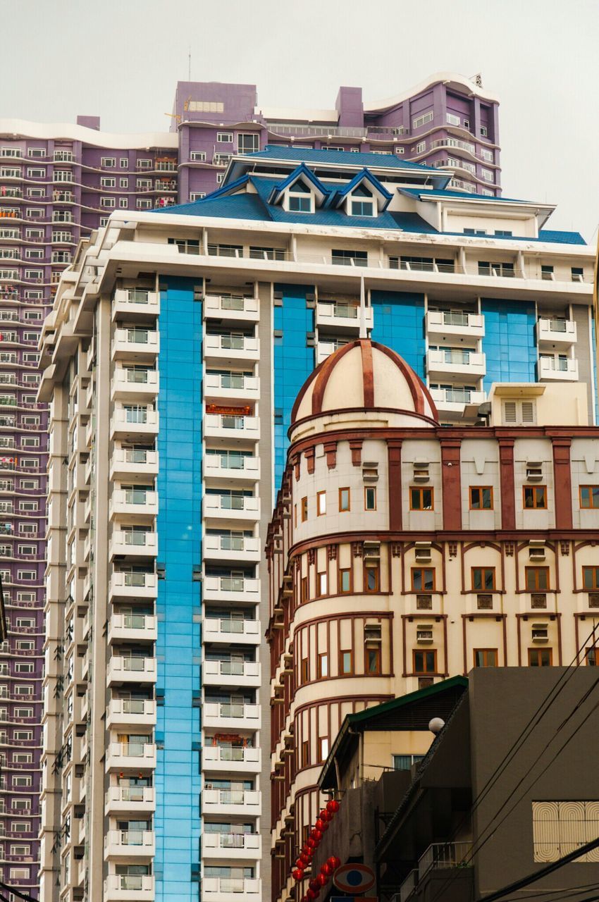 LOW ANGLE VIEW OF MODERN OFFICE BUILDING