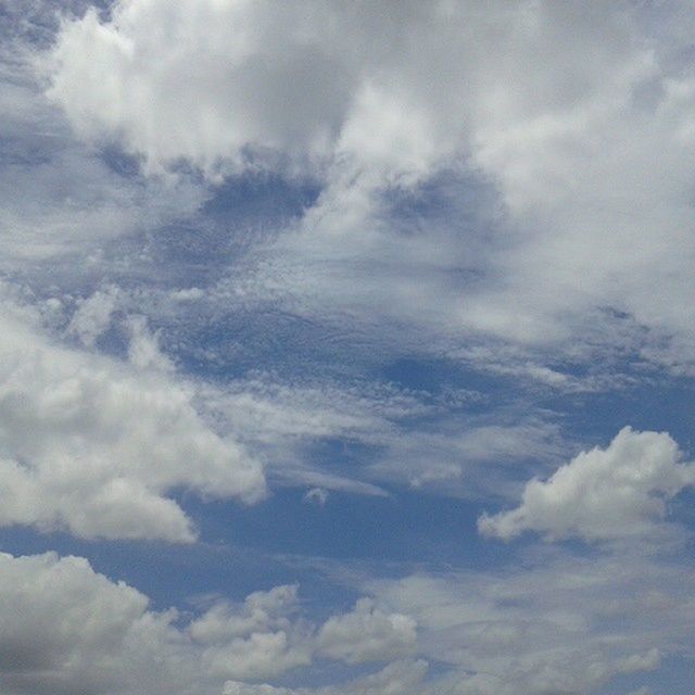 sky, cloud - sky, cloudy, tranquility, beauty in nature, low angle view, scenics, tranquil scene, nature, backgrounds, sky only, cloudscape, full frame, cloud, white color, idyllic, weather, day, outdoors, no people