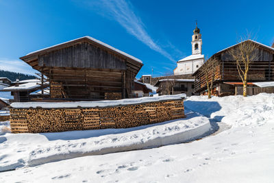 Historic village of sauris di sotto in the snow. winter dream. italy