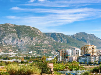 Alanya, turkey - nov 7, 2021. taurus mountains from the side of the seafront