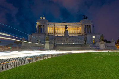 Altare della patria against sky