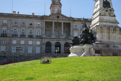 Statue of historic building