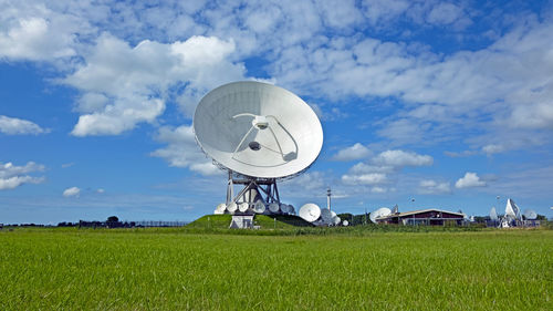Large dish receivers for satellite communication in burum the netherlands