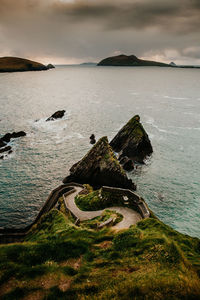 Dunquin pier cé dhún chaoin ireland on a winter day