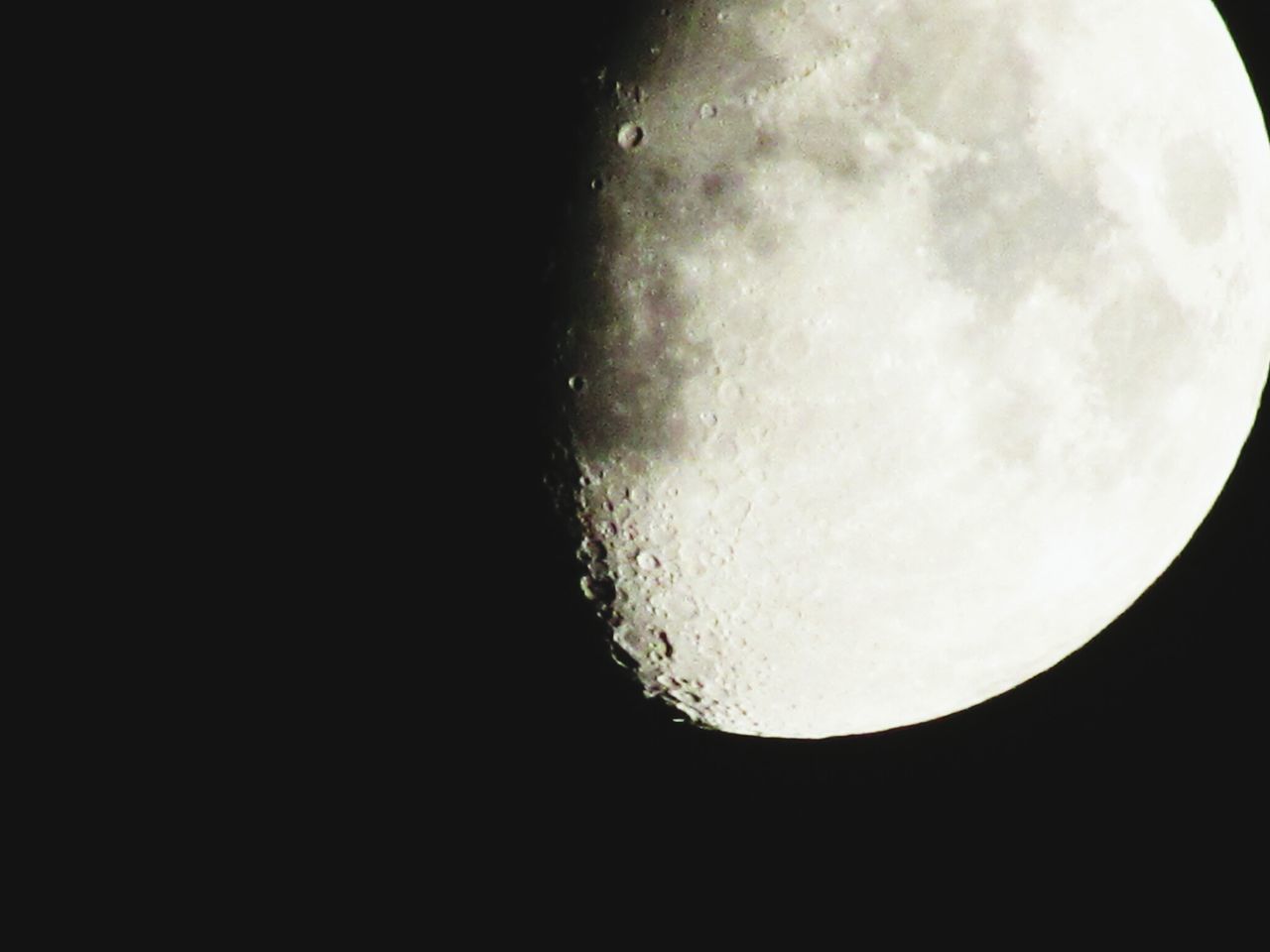 moon, astronomy, low angle view, night, planetary moon, moon surface, space exploration, full moon, sky, sphere, beauty in nature, copy space, dark, discovery, circle, nature, space, majestic, close-up, half moon