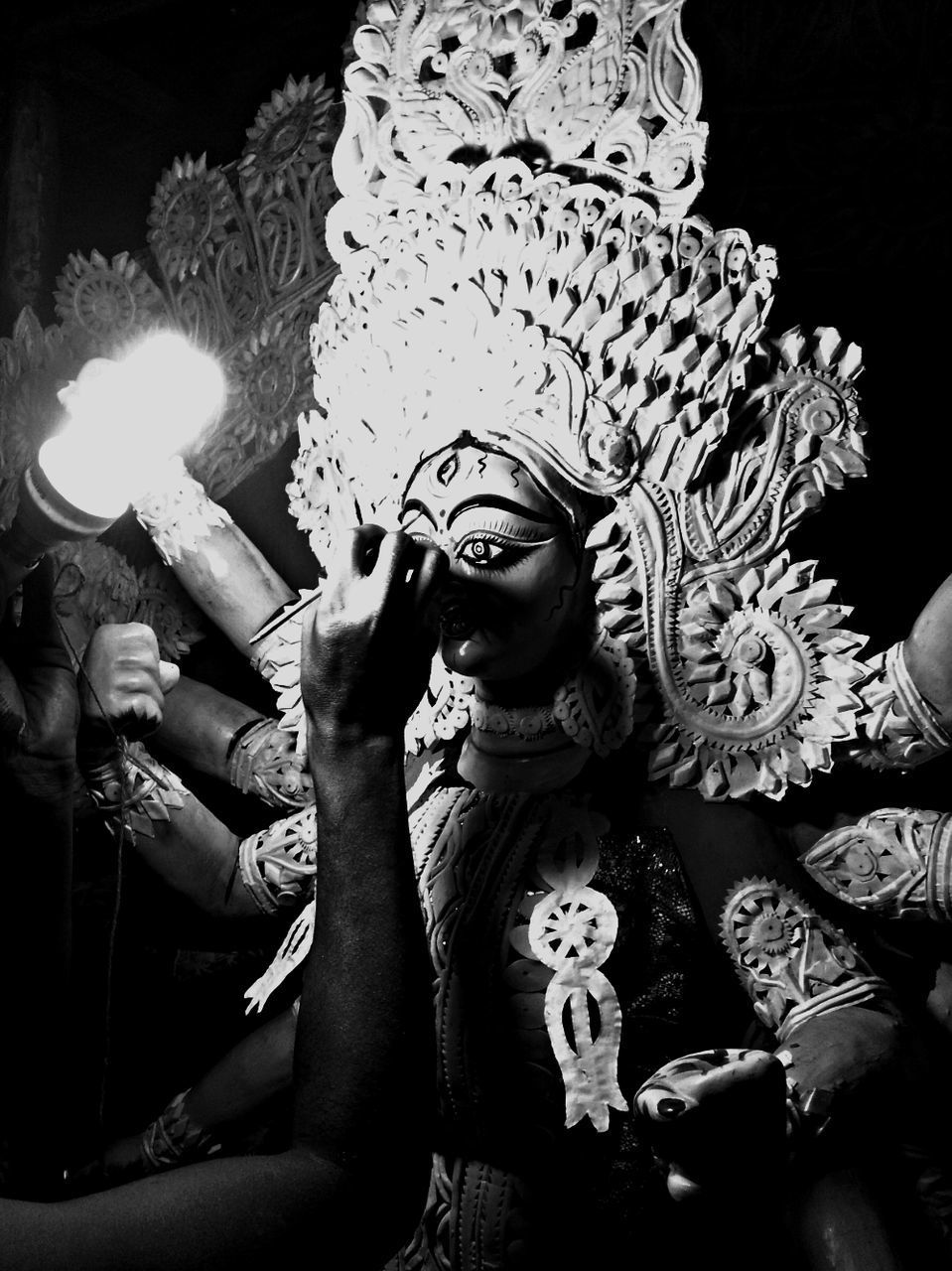 CLOSE-UP OF STATUE OF BUDDHA