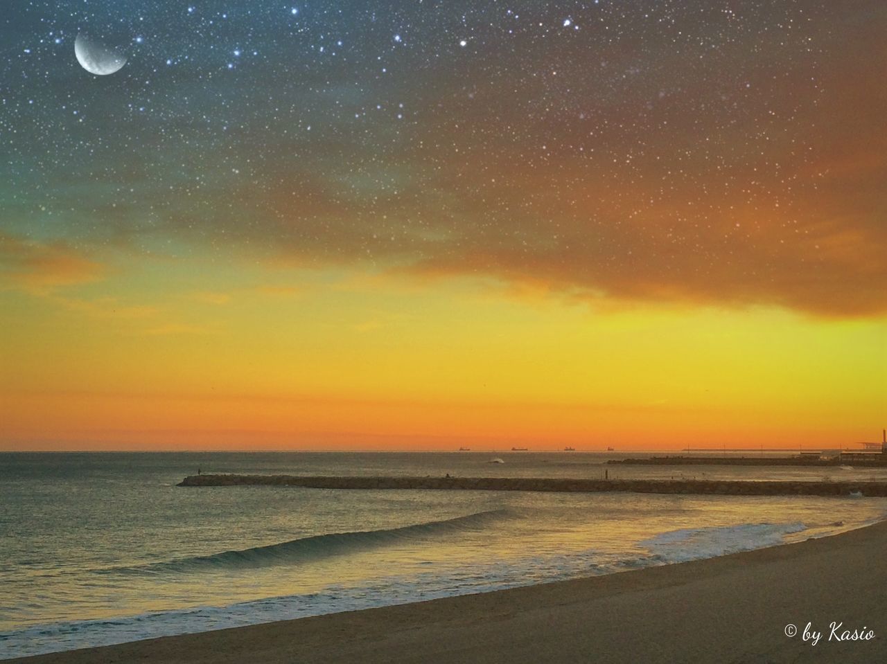 sea, horizon over water, water, scenics, sunset, tranquil scene, beauty in nature, tranquility, beach, sky, orange color, idyllic, nature, shore, wave, outdoors, dusk, remote, majestic, no people