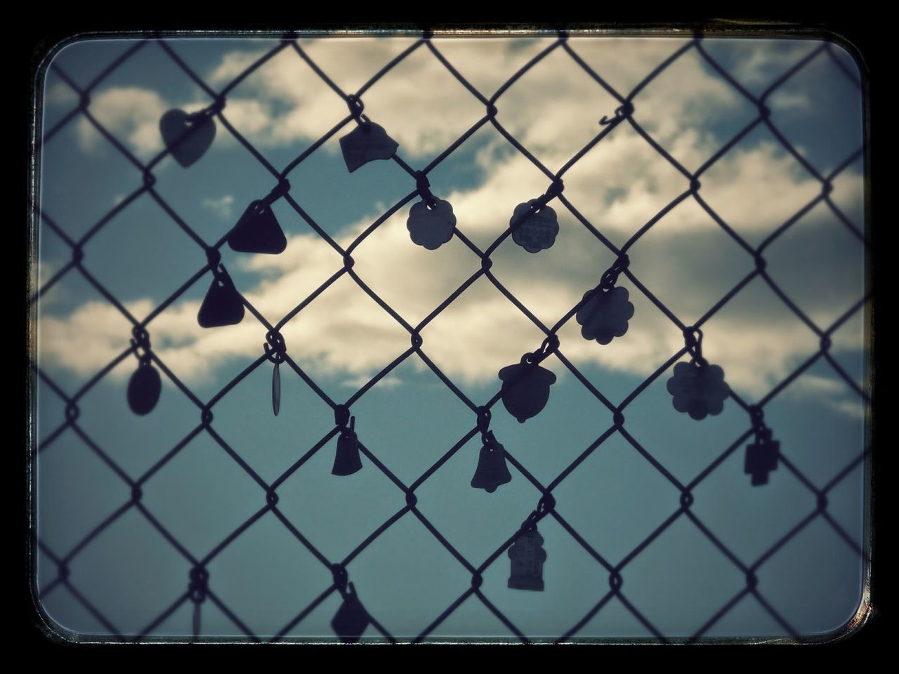 chainlink fence, security, protection, safety, metal, focus on foreground, no people, day, close-up, outdoors, sky, padlock, water, nature
