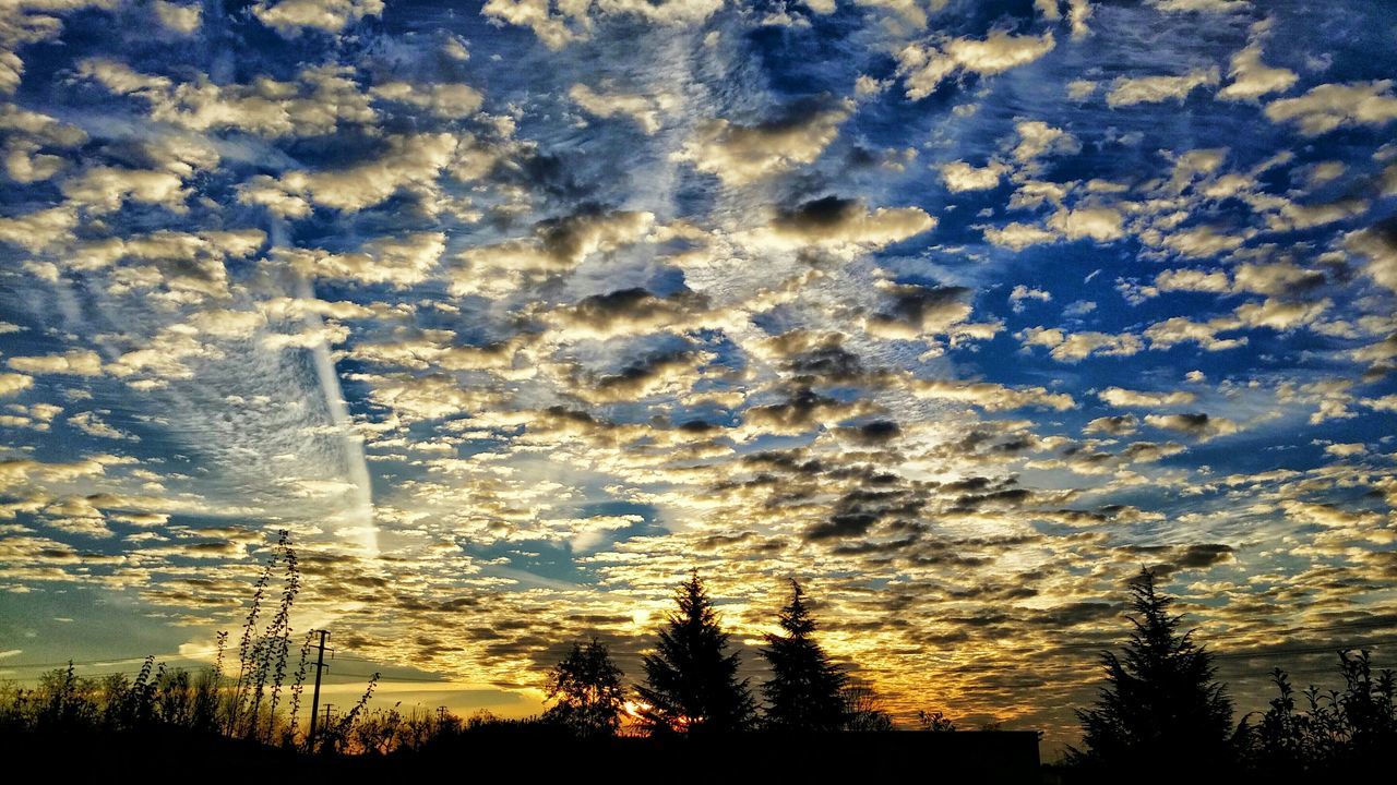 sunset, water, sky, scenics, beauty in nature, silhouette, tranquility, tranquil scene, cloud - sky, nature, idyllic, reflection, cloud, no people, outdoors, dramatic sky, cloudy, dusk, majestic, orange color