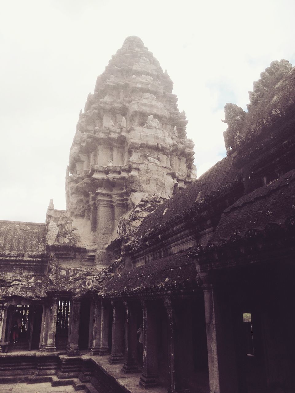 history, architecture, famous place, ancient, built structure, ancient civilization, travel destinations, old ruin, tourism, building exterior, the past, international landmark, clear sky, travel, religion, place of worship, unesco world heritage site, spirituality, old, temple - building