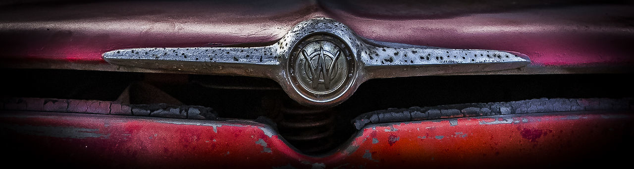 CLOSE UP OF CAR IN BUS