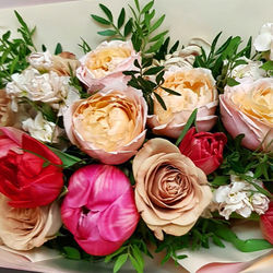 Close-up of rose bouquet