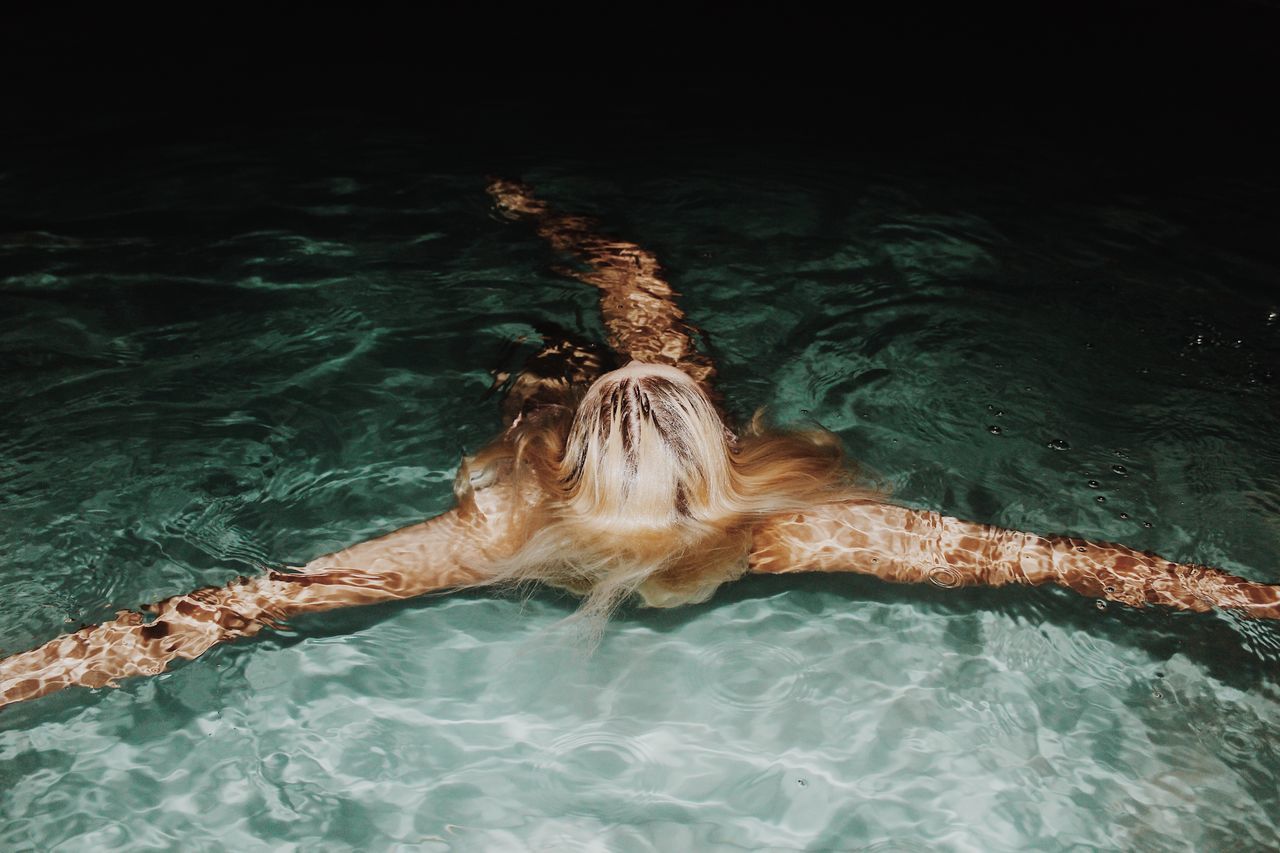 water, waterfront, swimming, nature, sea, no people, one animal, high angle view, day, relaxation, animal wildlife, animal themes, underwater, animal, outdoors, motion, animals in the wild, vertebrate, rippled, swimming pool, turquoise colored