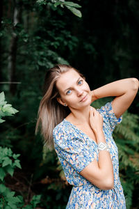 Hairstyle, blonde hair, close-up, short dress, light dress, spring, summer