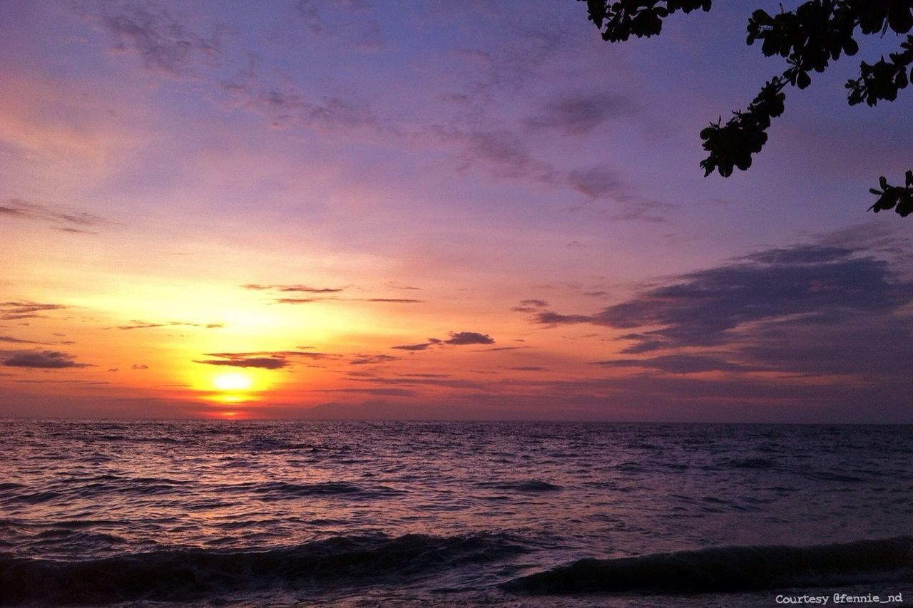 sea, sunset, horizon over water, scenics, water, sky, tranquil scene, beauty in nature, tranquility, sun, orange color, idyllic, nature, cloud - sky, beach, cloud, seascape, waterfront, silhouette, sunlight