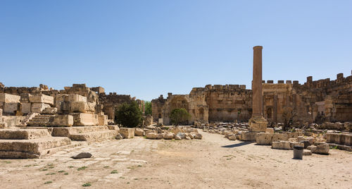 Great court of the roman temple of jupiter, baalbek heritage site, lebanon