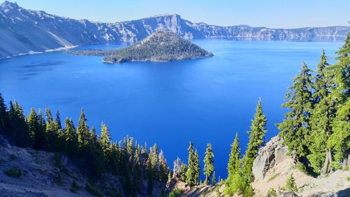 Scenic view of wizard island in crater lake