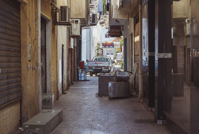 alley