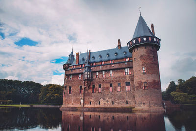 De haar castle know for kasteel de haar in netherlands. castle in utrecht.