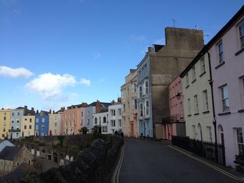 Narrow road along buildings