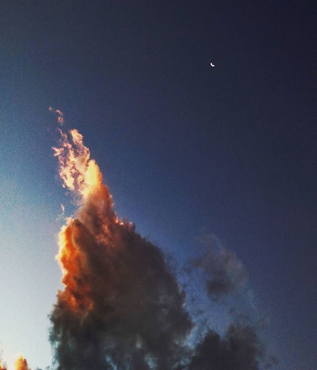 low angle view, sky, scenics, beauty in nature, tranquility, nature, moon, night, cloud - sky, tranquil scene, sky only, idyllic, copy space, outdoors, blue, no people, dusk, majestic, weather, cloud